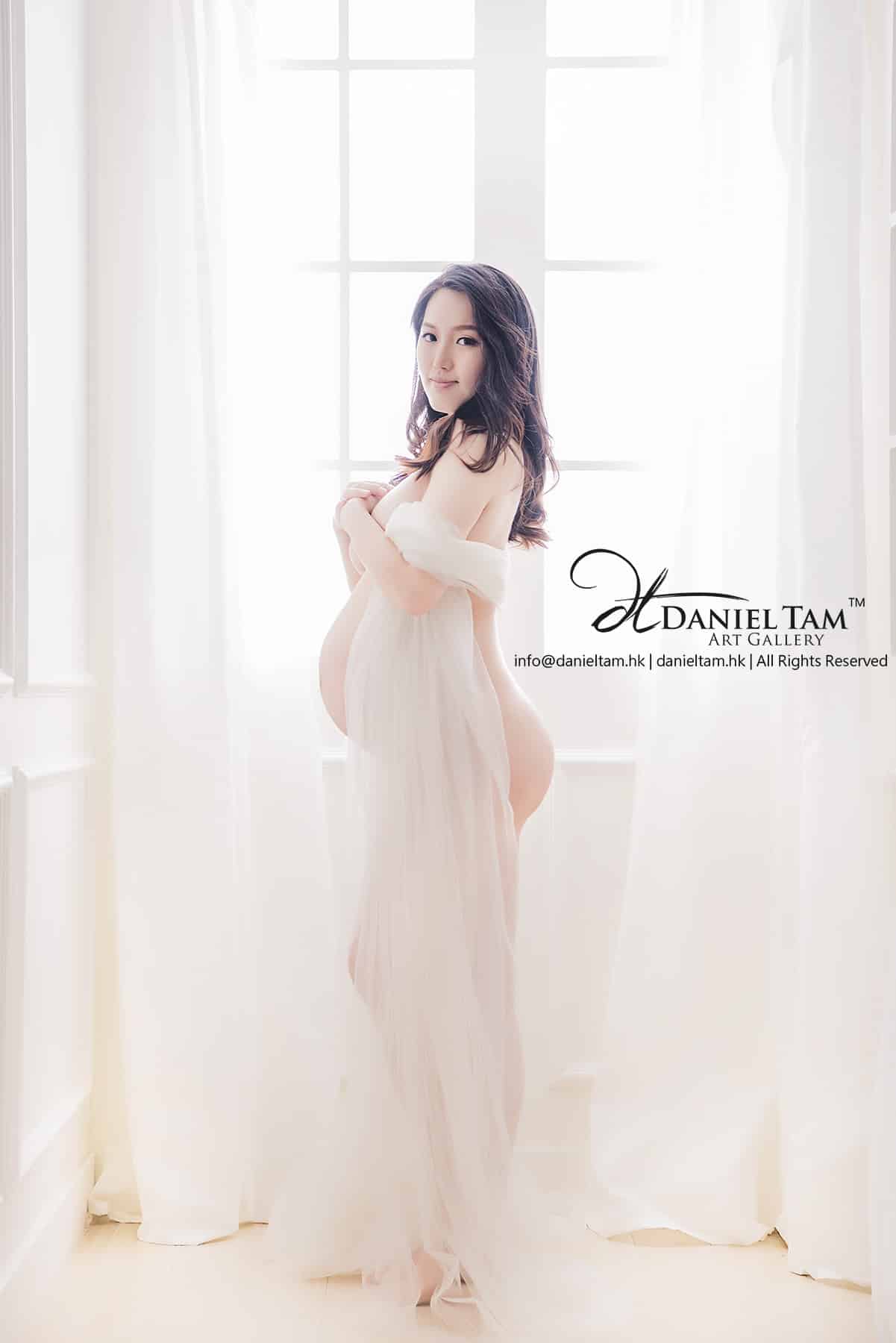 Pregnancy In WHITE Daniel Tam
